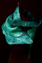 Load image into Gallery viewer, &quot;Marine&quot; merino wool and silk wrap
