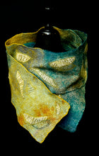 Load image into Gallery viewer, &quot;Kerrera&quot; silk and merino wool scarf