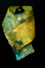 Load image into Gallery viewer, &quot;Kerrera&quot; silk and merino wool scarf
