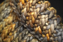 Load image into Gallery viewer, Sahara Möbius Cowl